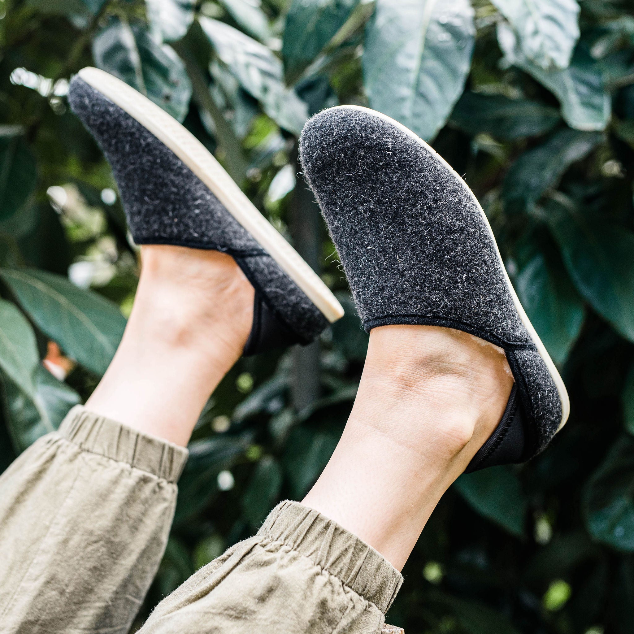 A slipper that’s kind to nature and your feet. A slipper that’s kind to nature and your feet.